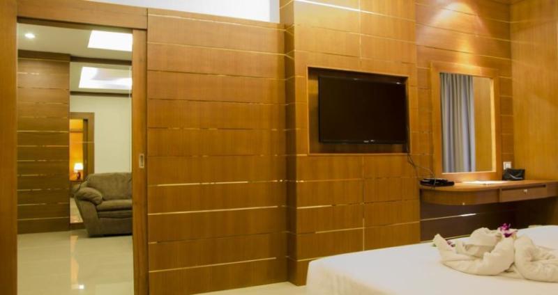 Shanaya Beach Resort & Spa Phuket Bagian luar foto