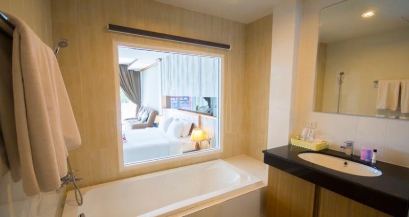 Shanaya Beach Resort & Spa Phuket Bagian luar foto